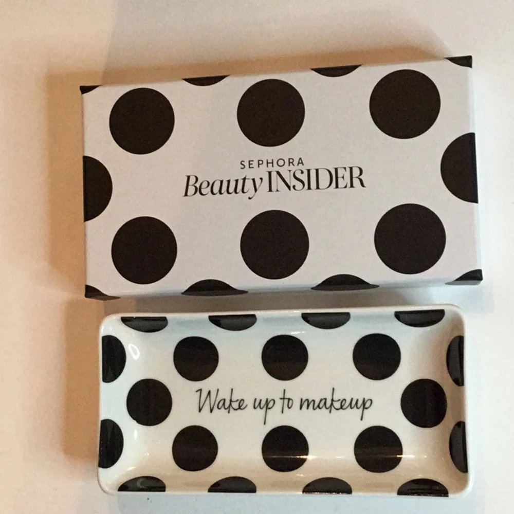 Sephora wake up to makeup 250 point catch all tray